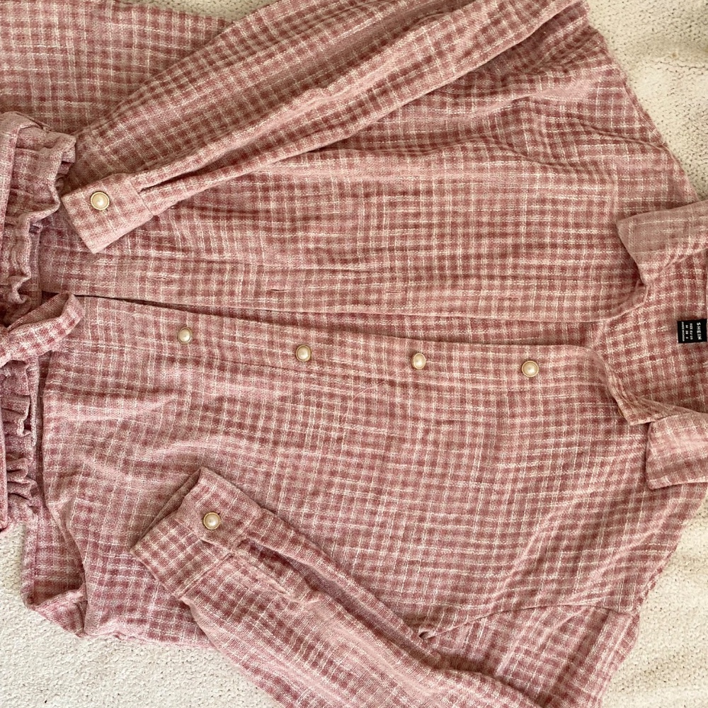 Pink and white gingham textured set featuring a button-down top and matching sho - Picture 3 of 4